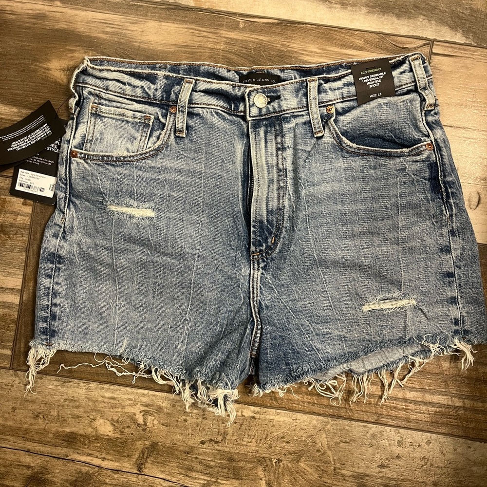 Silver Jean Co. denim shorts. Size 32